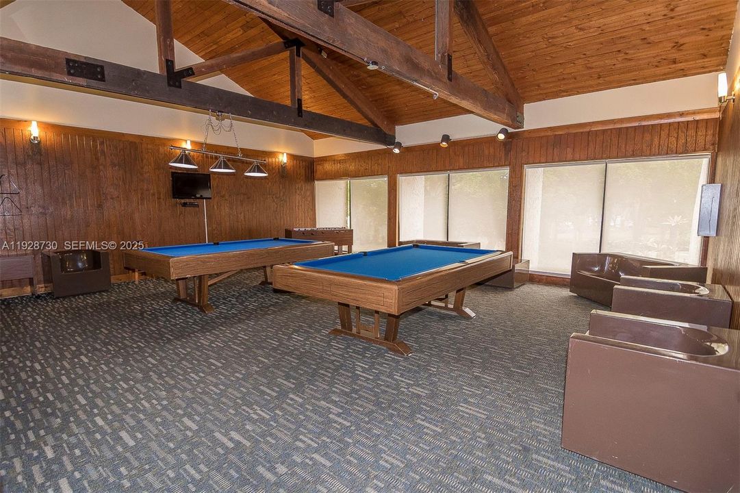 For Sale: $370,000 (2 beds, 1 baths, 1100 Square Feet)