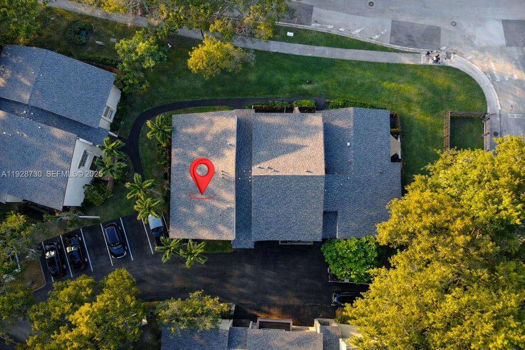 Под контрактом: $370,000 (2 спален, 1 ванн, 1100 Квадратных фут)