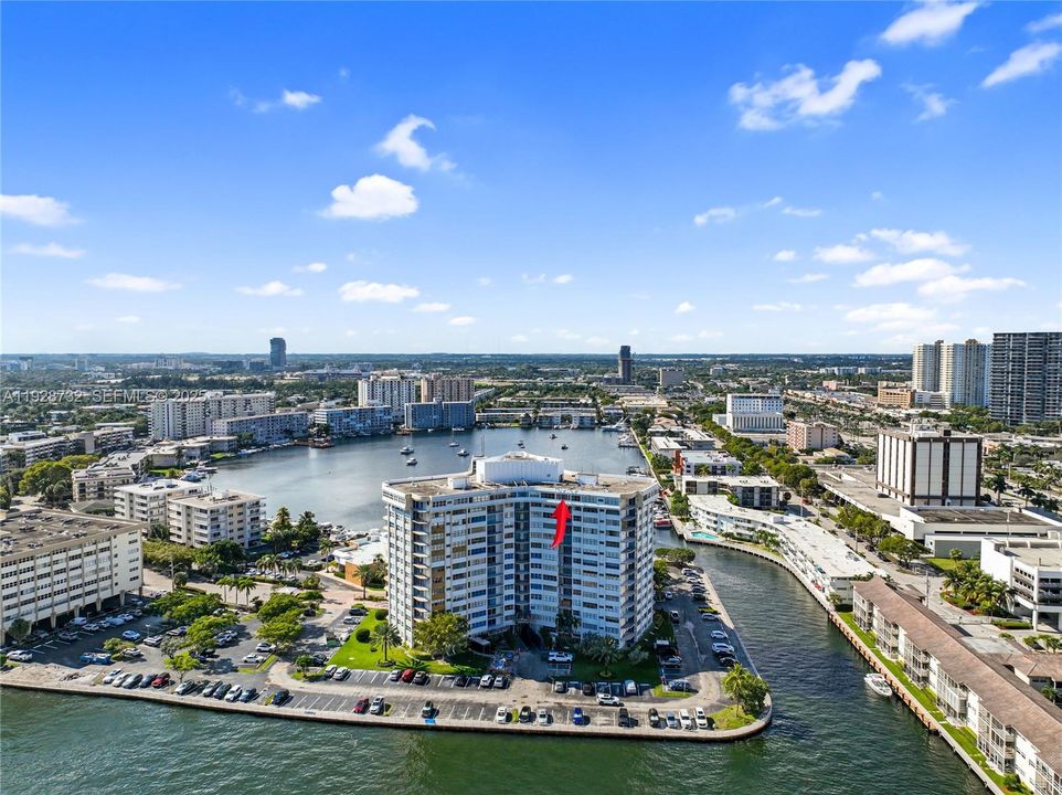 For Sale: $189,900 (1 beds, 1 baths, 1162 Square Feet)