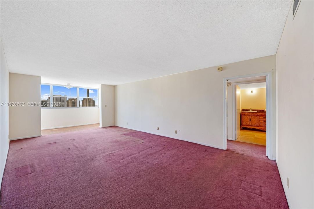 For Sale: $189,900 (1 beds, 1 baths, 1162 Square Feet)