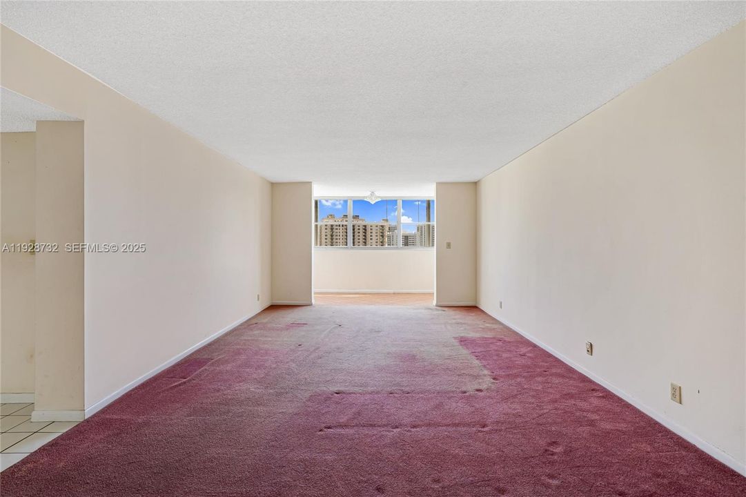 For Sale: $189,900 (1 beds, 1 baths, 1162 Square Feet)