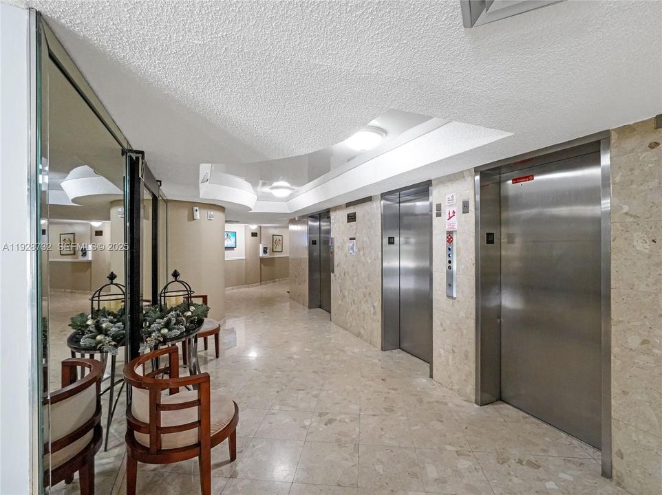 For Sale: $189,900 (1 beds, 1 baths, 1162 Square Feet)