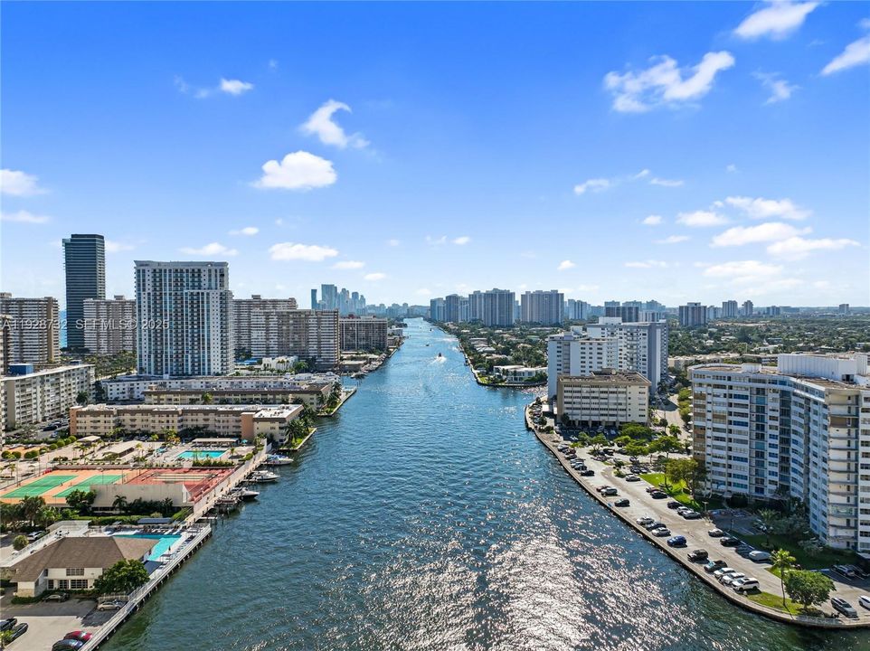 For Sale: $189,900 (1 beds, 1 baths, 1162 Square Feet)