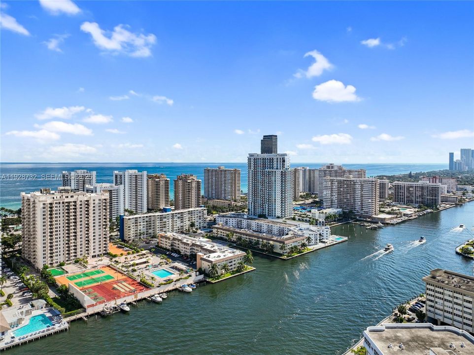 For Sale: $189,900 (1 beds, 1 baths, 1162 Square Feet)