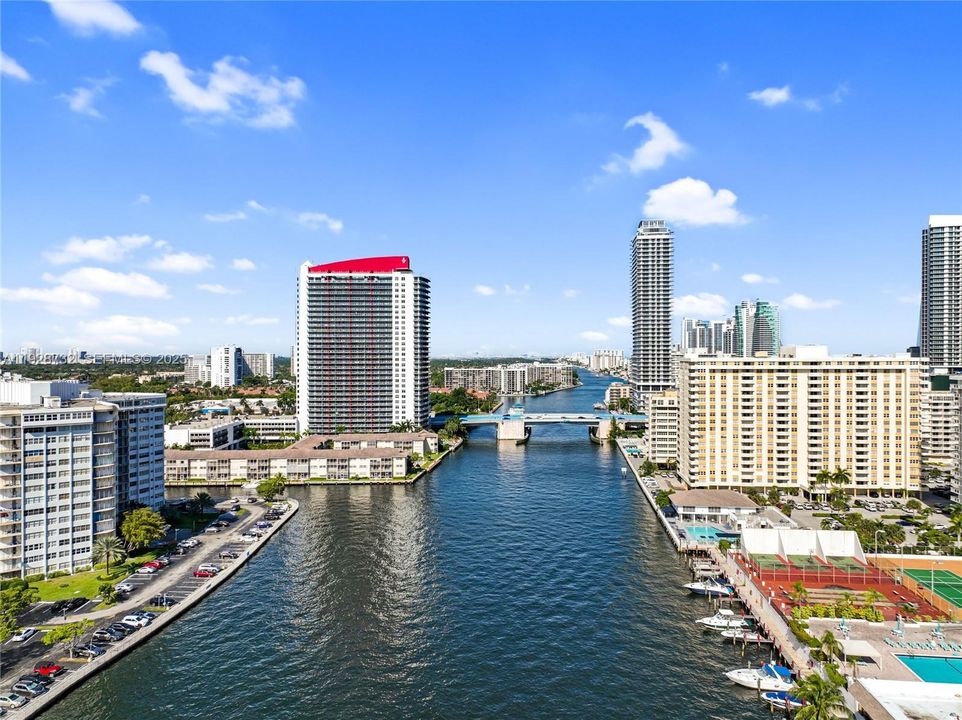 For Sale: $189,900 (1 beds, 1 baths, 1162 Square Feet)