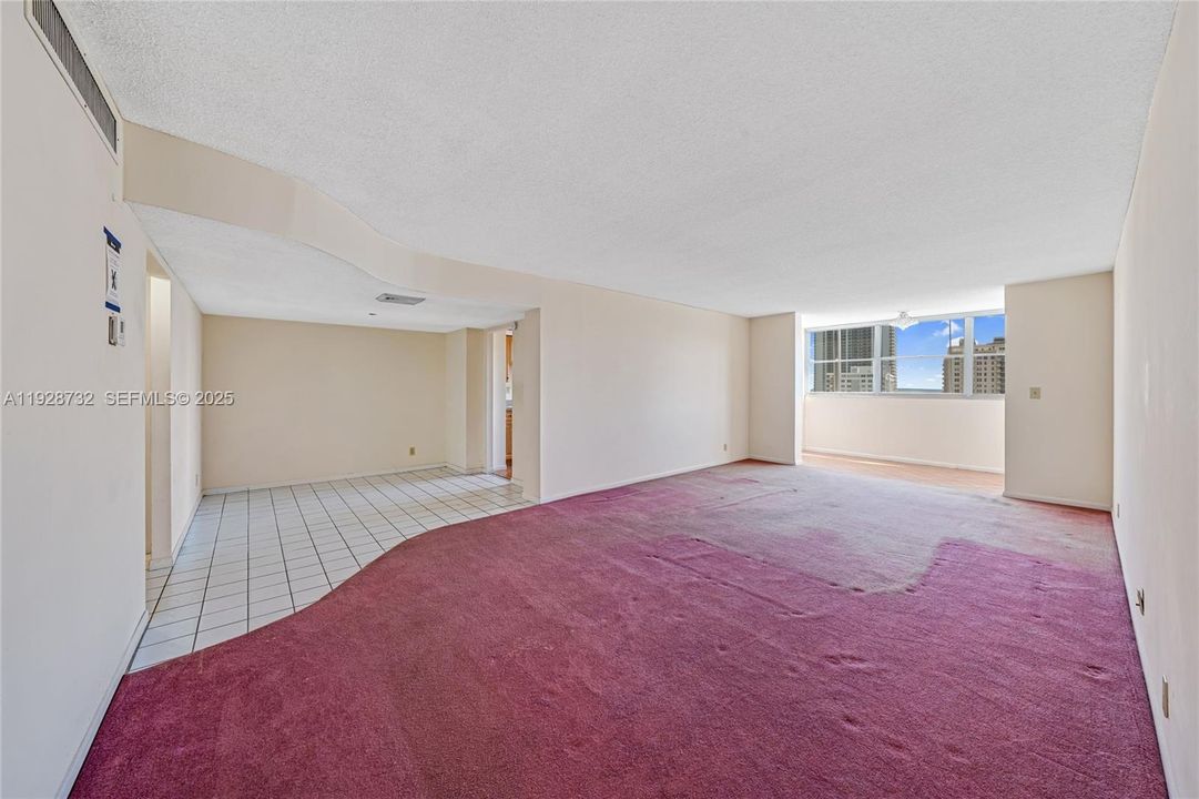 For Sale: $189,900 (1 beds, 1 baths, 1162 Square Feet)