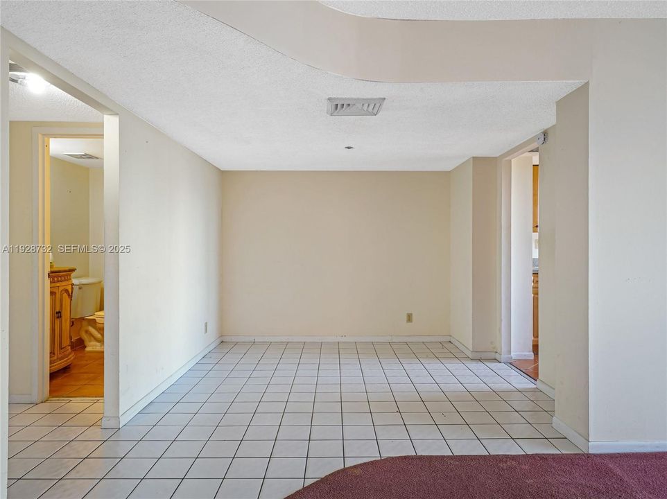 For Sale: $189,900 (1 beds, 1 baths, 1162 Square Feet)