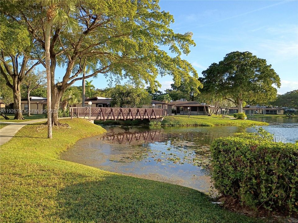 For Sale: $119,000 (1 beds, 1 baths, 710 Square Feet)