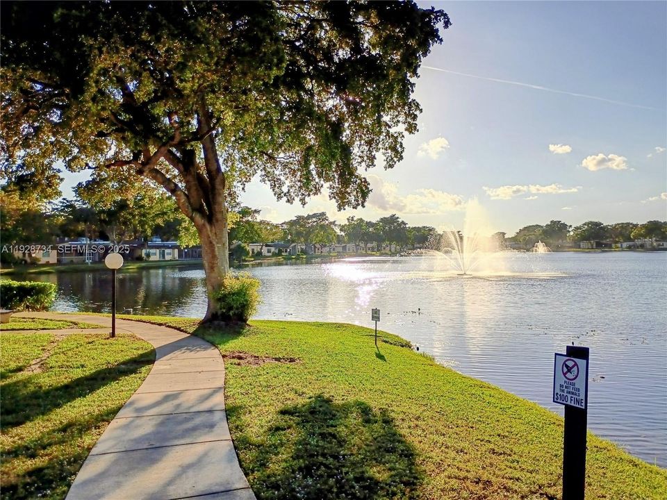 For Sale: $119,000 (1 beds, 1 baths, 710 Square Feet)