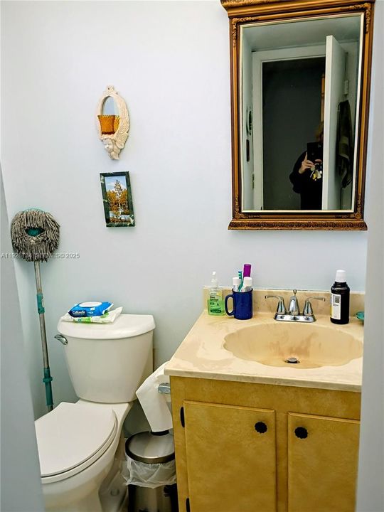 For Sale: $119,000 (1 beds, 1 baths, 710 Square Feet)