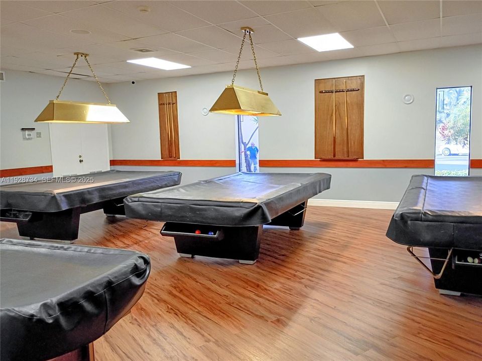 For Sale: $119,000 (1 beds, 1 baths, 710 Square Feet)