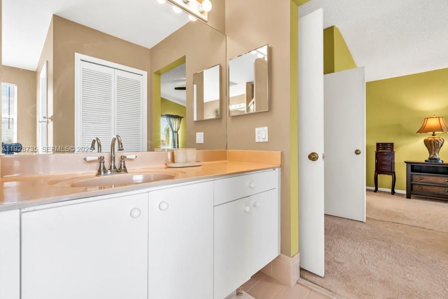 For Sale: $710,000 (3 beds, 2 baths, 2216 Square Feet)