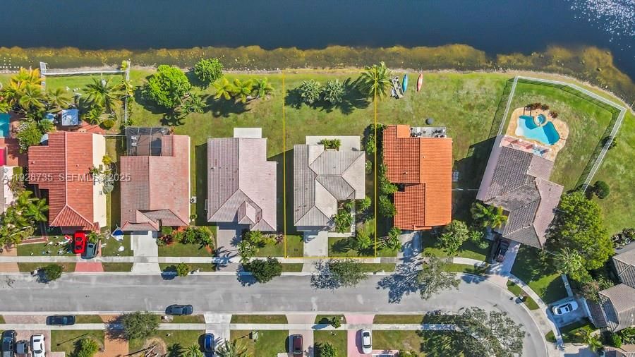 For Sale: $710,000 (3 beds, 2 baths, 2216 Square Feet)