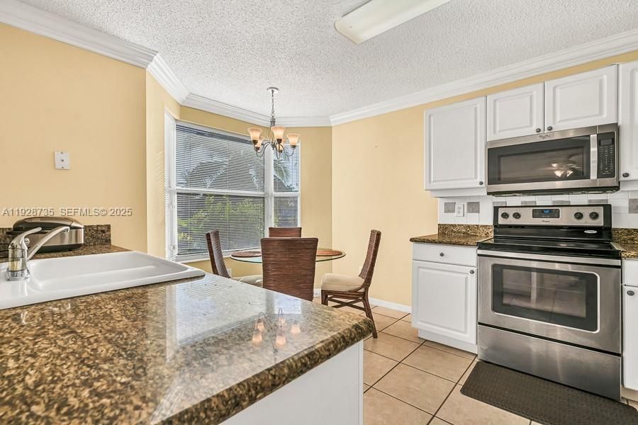 For Sale: $710,000 (3 beds, 2 baths, 2216 Square Feet)