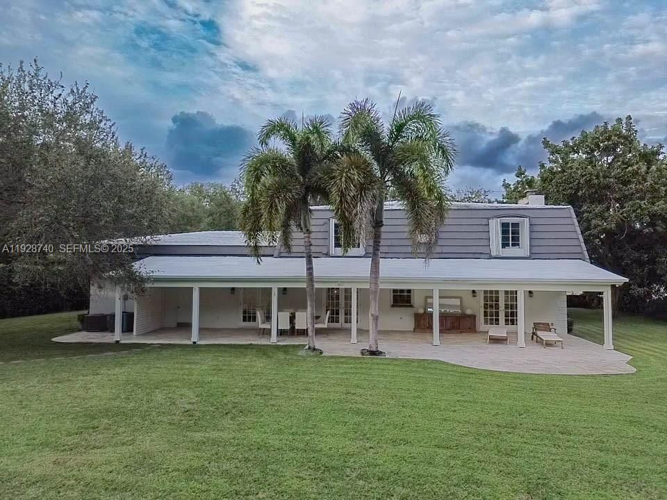 出租: $13,900 (8 贝兹, 5 浴室, 4572 平方英尺)