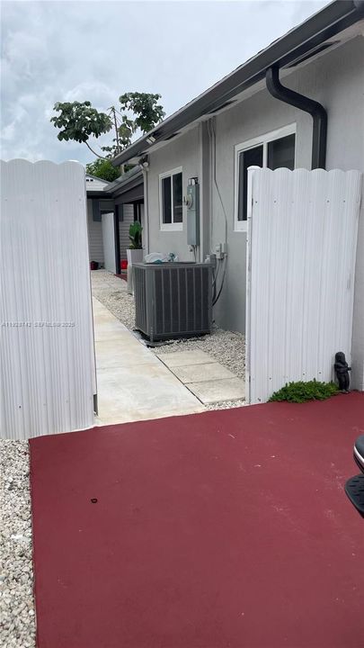 For Sale: $540,000 (2 beds, 2 baths, 1058 Square Feet)