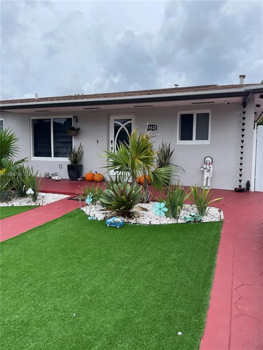 For Sale: $540,000 (2 beds, 2 baths, 1058 Square Feet)