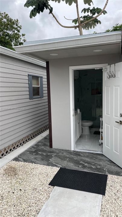 For Sale: $540,000 (2 beds, 2 baths, 1058 Square Feet)