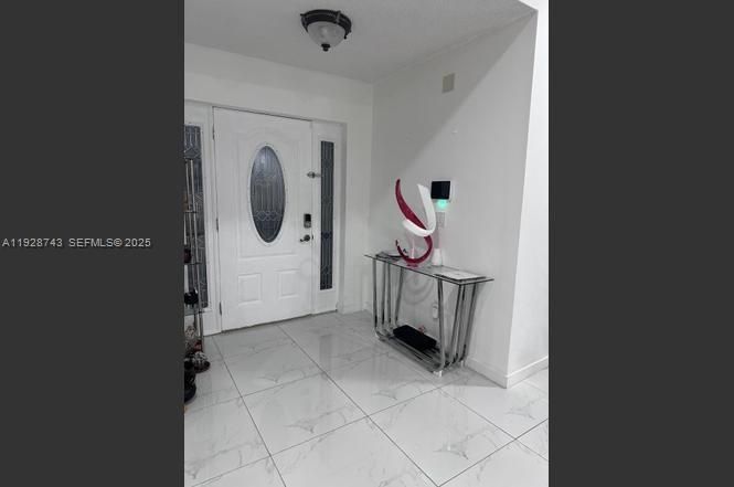 出租: $3,999 (4 贝兹, 2 浴室, 1602 平方英尺)