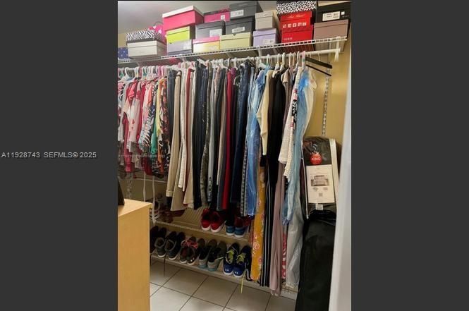 出租: $3,999 (4 贝兹, 2 浴室, 1602 平方英尺)