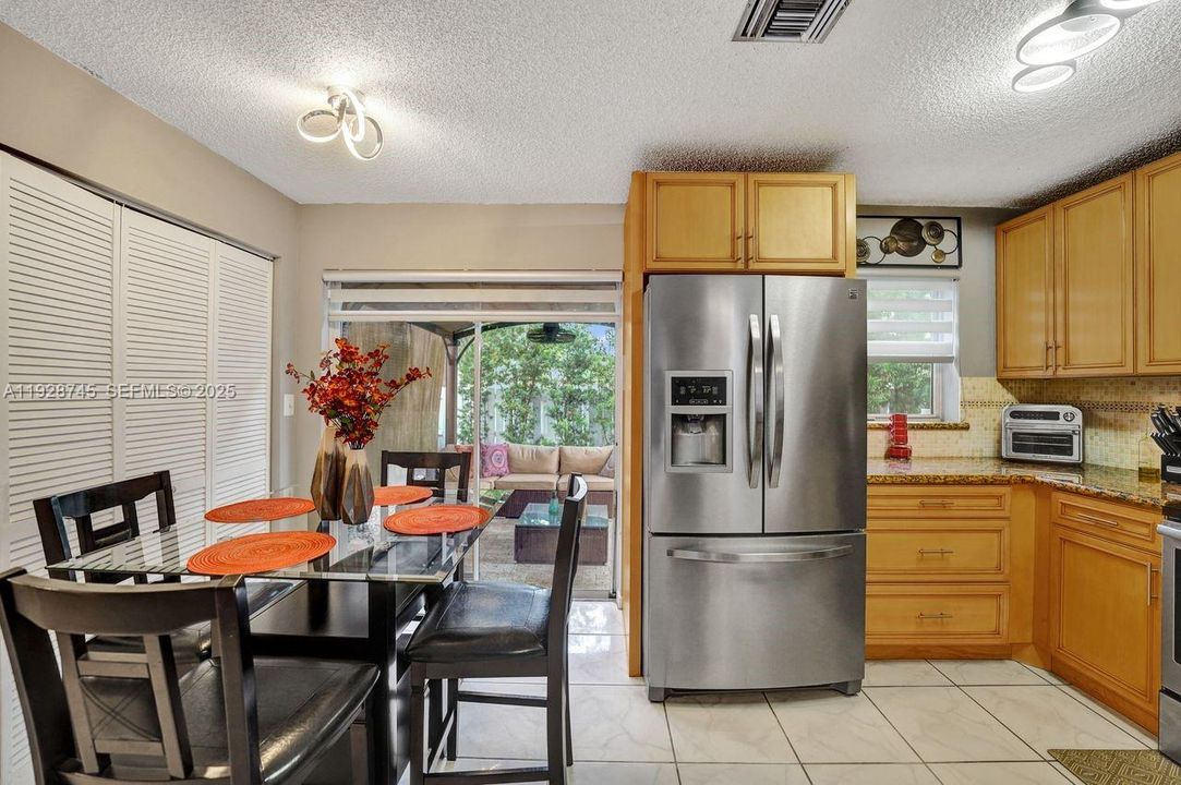 待售: $479,000 (3 贝兹, 2 浴室, 1390 平方英尺)