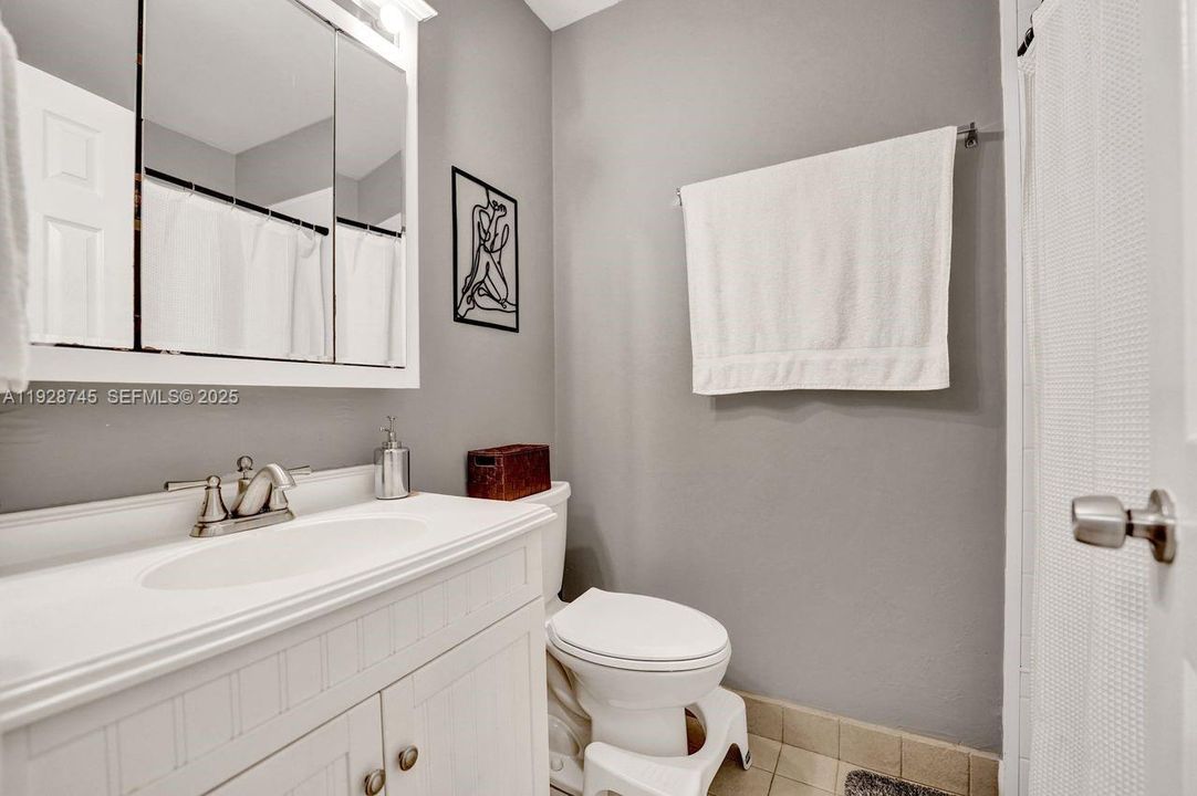 待售: $479,000 (3 贝兹, 2 浴室, 1390 平方英尺)