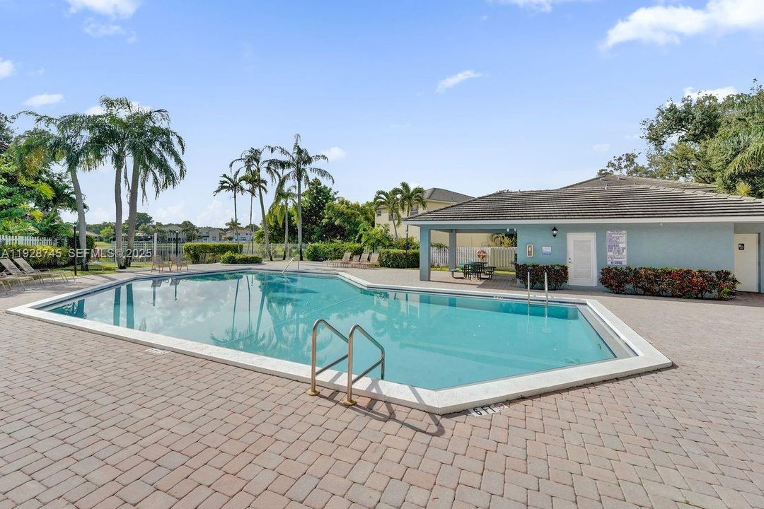 待售: $479,000 (3 贝兹, 2 浴室, 1390 平方英尺)