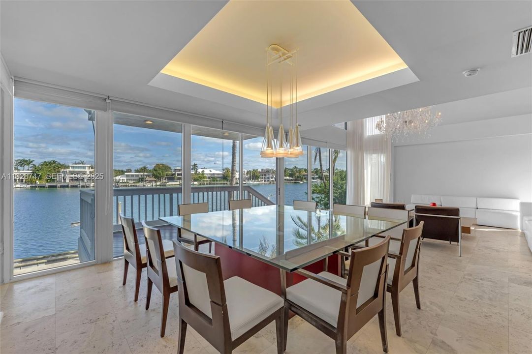 В аренду: $25,000 (5 спален, 5 ванн, 5350 Квадратных фут)