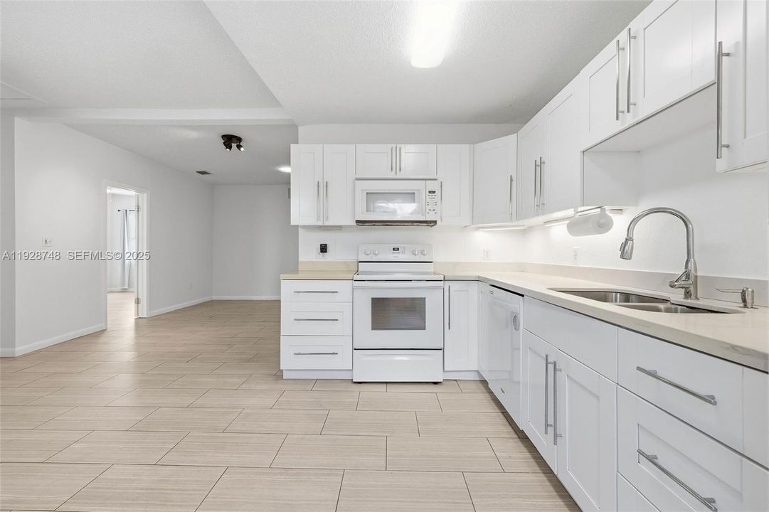 В аренду: $2,150 (2 спален, 1 ванн, 900 Квадратных фут)