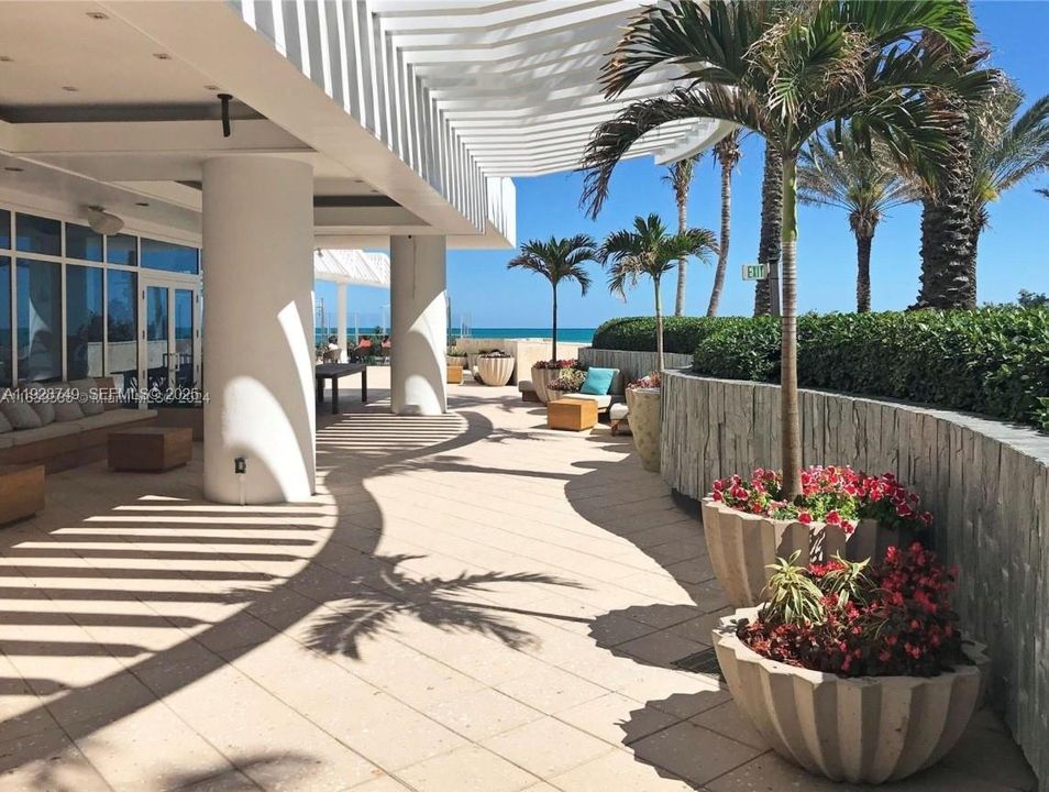 For Rent: $5,500 (1 beds, 1 baths, 772 Square Feet)