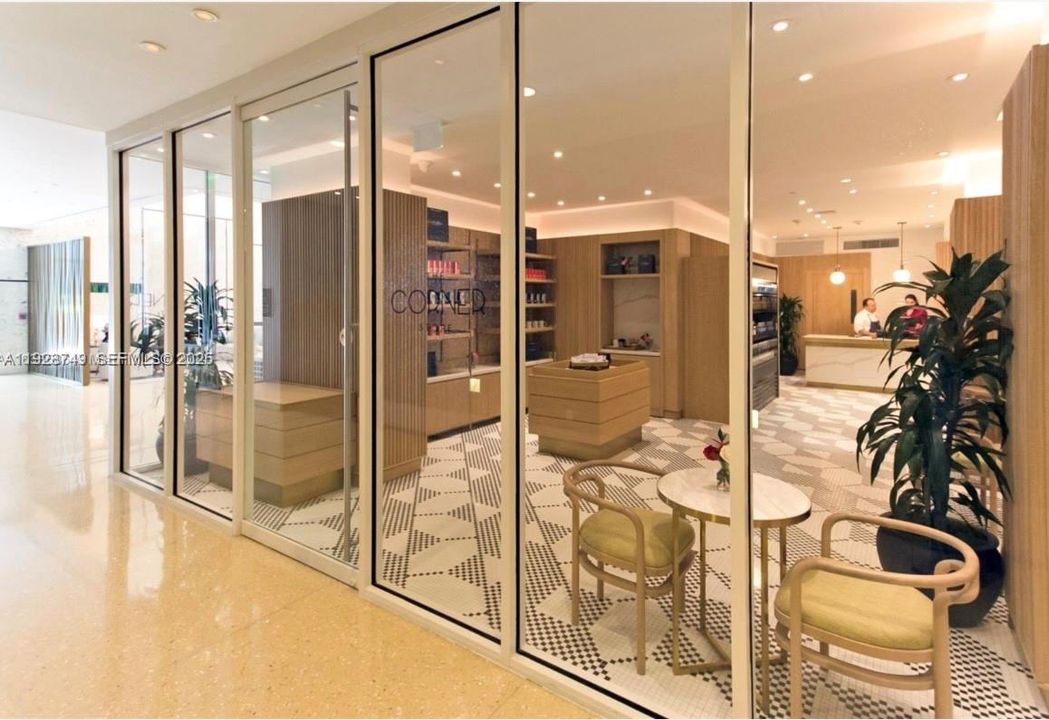 For Rent: $5,500 (1 beds, 1 baths, 772 Square Feet)