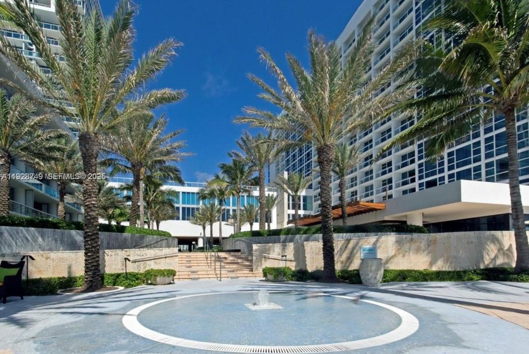 For Rent: $5,500 (1 beds, 1 baths, 772 Square Feet)