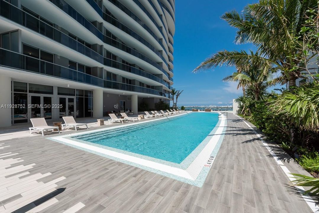 В аренду: $3,550 (1 спален, 1 ванн, 814 Квадратных фут)