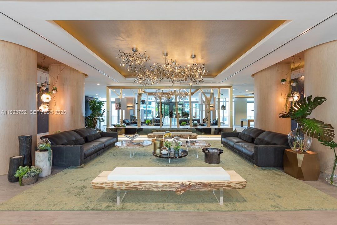 В аренду: $3,550 (1 спален, 1 ванн, 814 Квадратных фут)