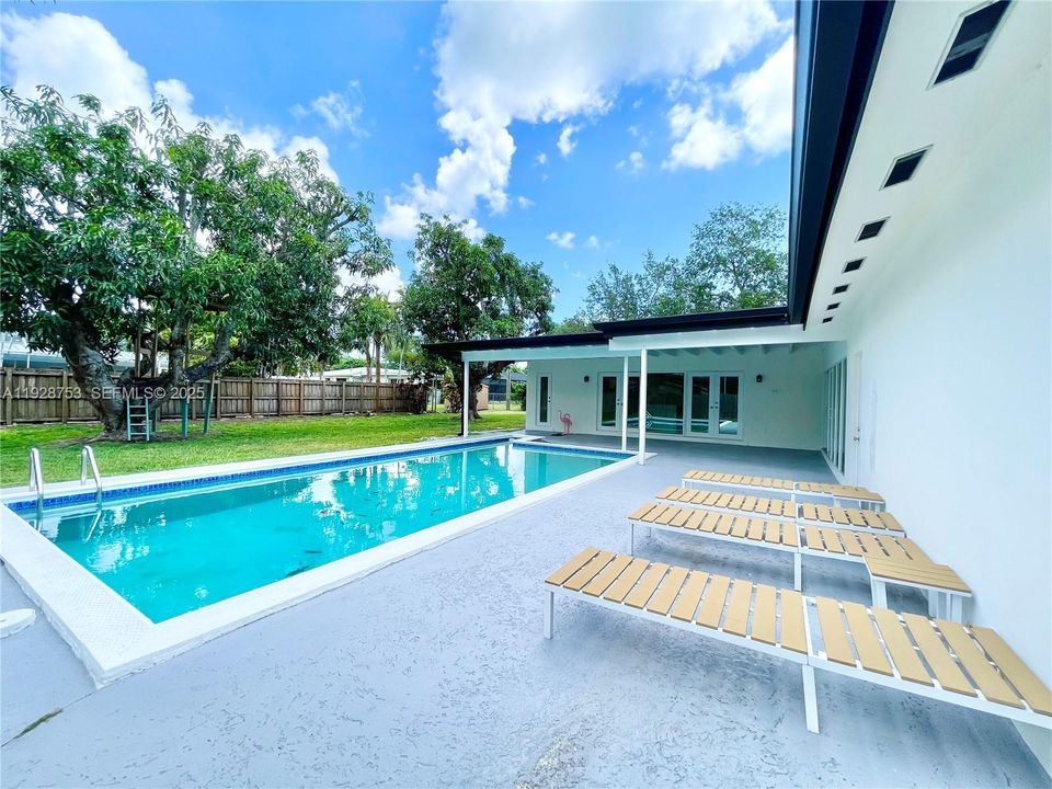 待售: $1,349,999 (3 贝兹, 2 浴室, 1890 平方英尺)