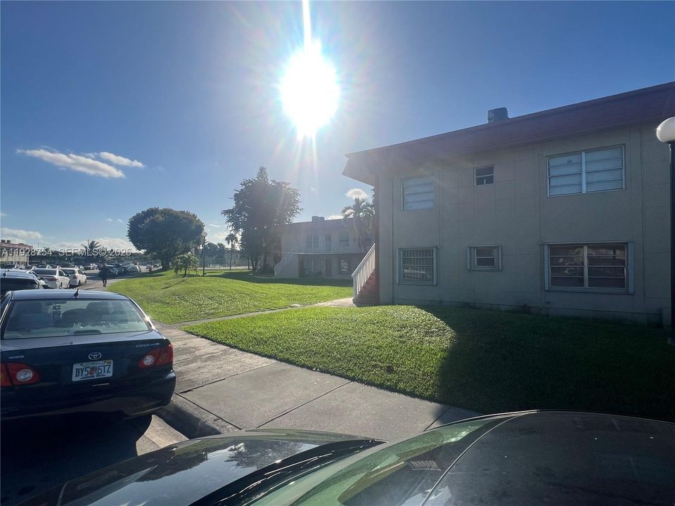 For Sale: $250,000 (3 beds, 1 baths, 952 Square Feet)