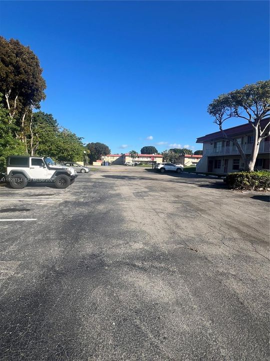 For Sale: $250,000 (3 beds, 1 baths, 952 Square Feet)