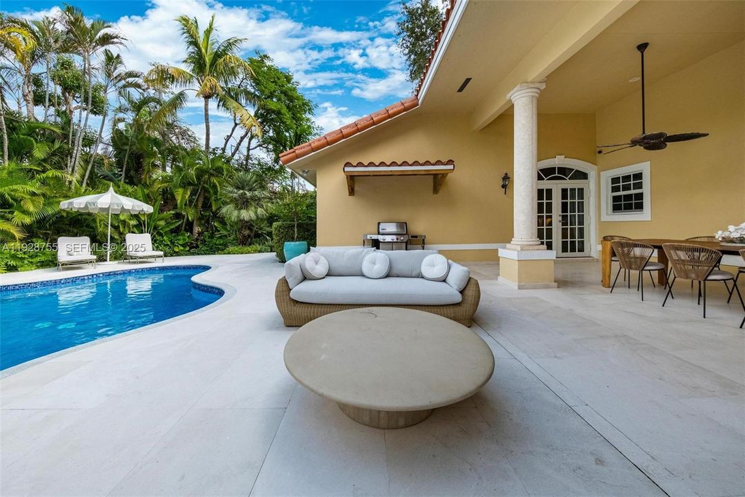 В аренду: $20,000 (5 спален, 3 ванн, 3442 Квадратных фут)