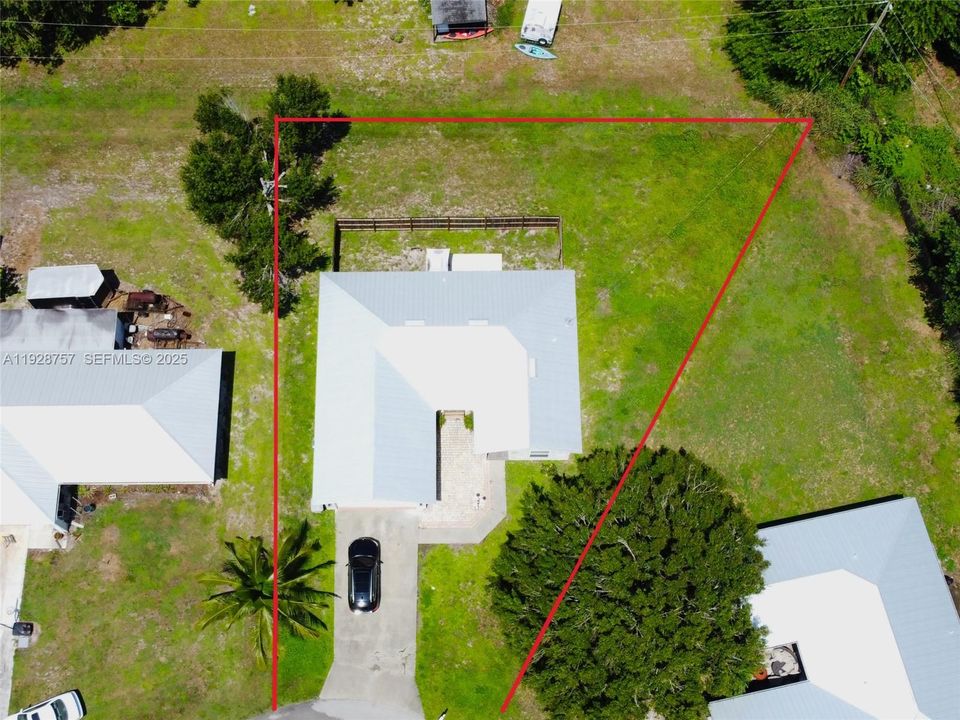 For Rent: $2,400 (3 beds, 2 baths, 1463 Square Feet)