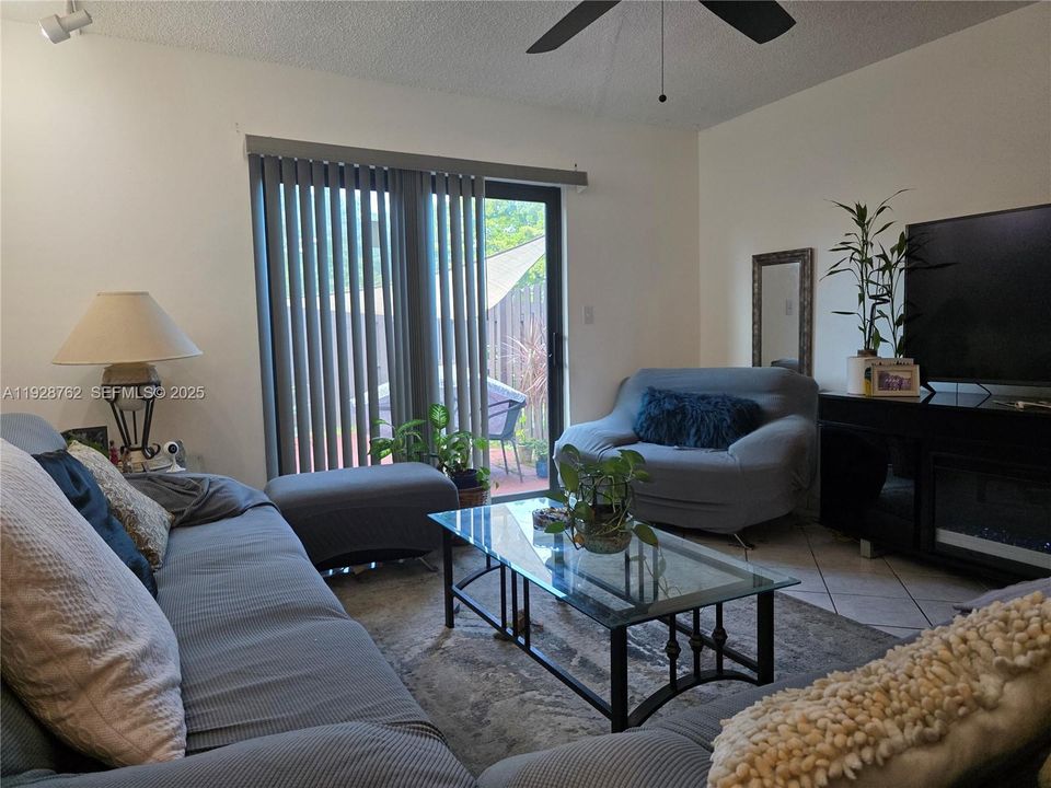 En Renta: $2,500 (2 camas, 2 baños, 980 Pies cuadrados)