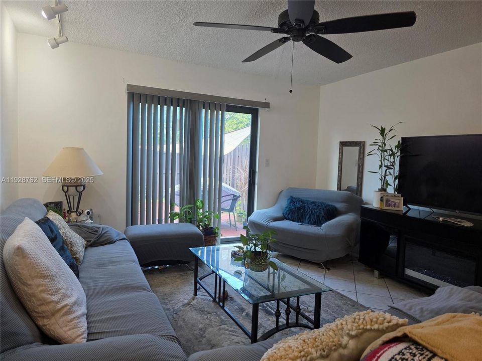 En Renta: $2,500 (2 camas, 2 baños, 980 Pies cuadrados)