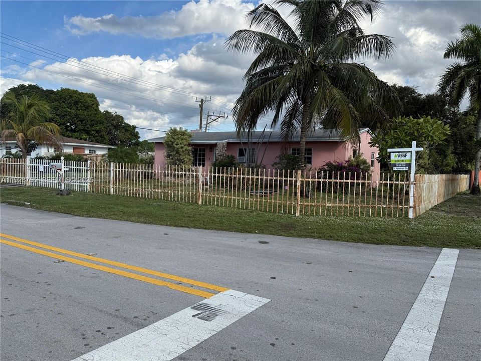 En Venta: $375,000 (3 camas, 2 baños, 1150 Pies cuadrados)