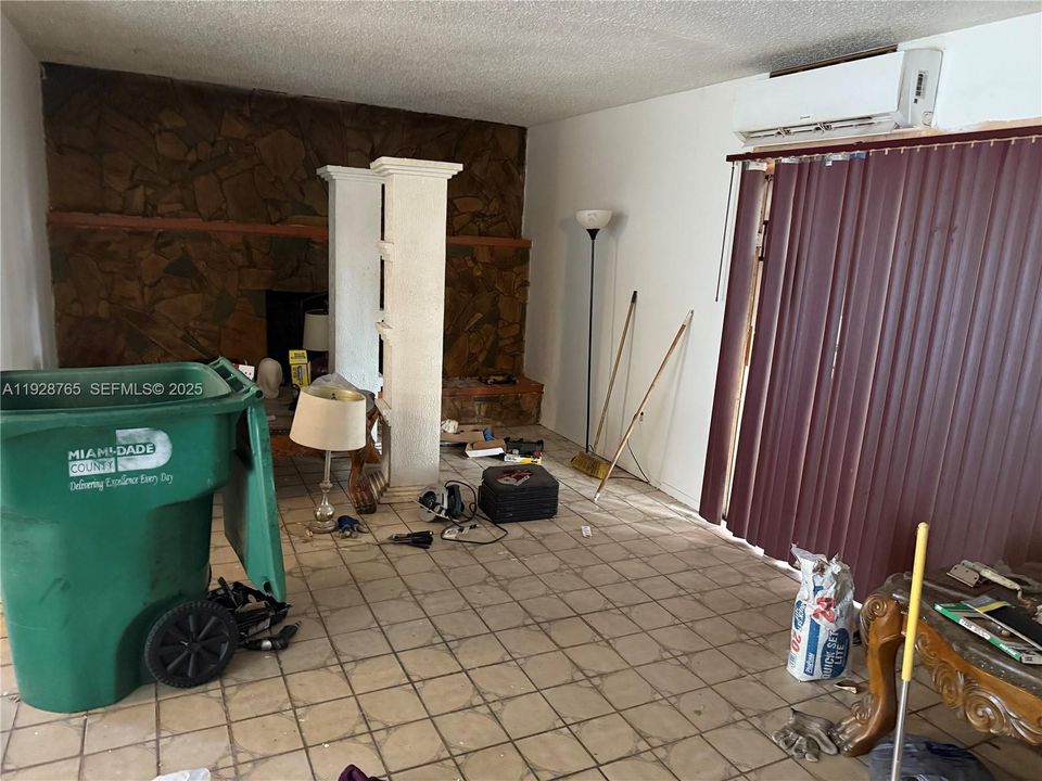 En Venta: $375,000 (3 camas, 2 baños, 1150 Pies cuadrados)