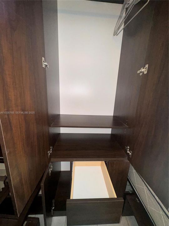 待售: $250,000 (0 贝兹, 1 浴室, 440 平方英尺)