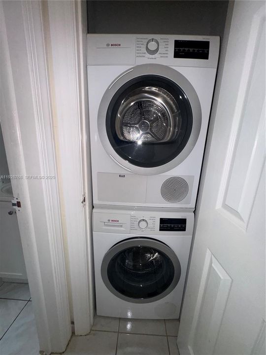 待售: $250,000 (0 贝兹, 1 浴室, 440 平方英尺)