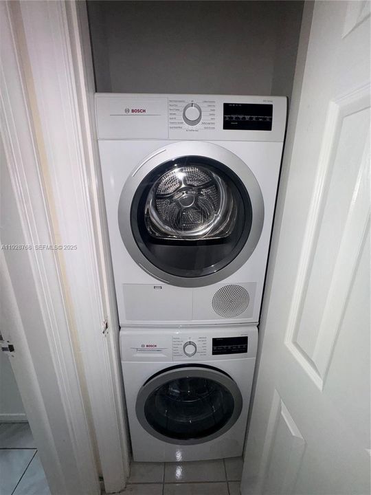 待售: $250,000 (0 贝兹, 1 浴室, 440 平方英尺)