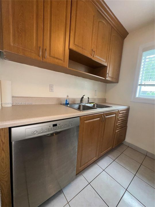 待售: $250,000 (0 贝兹, 1 浴室, 440 平方英尺)