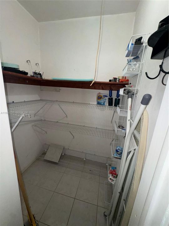 待售: $250,000 (0 贝兹, 1 浴室, 440 平方英尺)