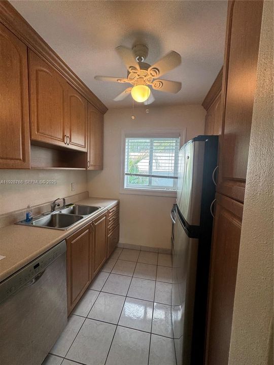 待售: $250,000 (0 贝兹, 1 浴室, 440 平方英尺)