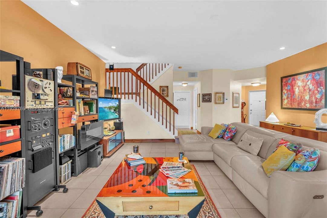 En Venta: $595,000 (3 camas, 2 baños, 2034 Pies cuadrados)